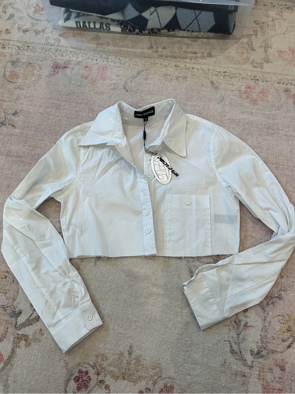 Poster Grl White Cropped Button-Up Shirt